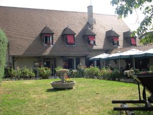 The Relay of the Bottomless Without - Dining Options