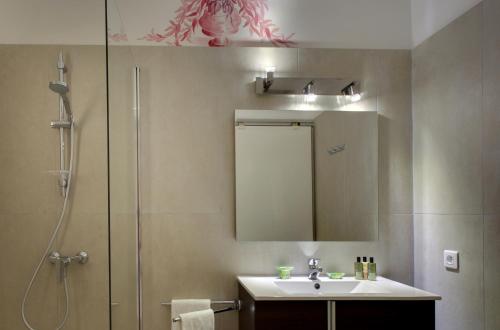 The Tramontane - Location and Accessibility