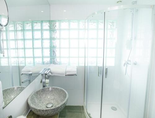 Tiercé Hotel - Guest Reviews and Ratings