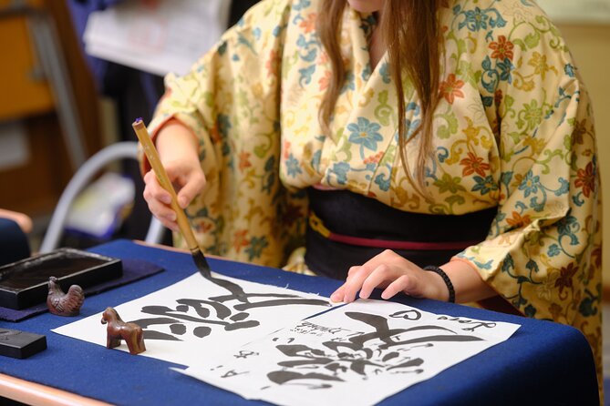 Tokyo Shinagawa Experience Calligraphy Wearing a Kimono or Samue
