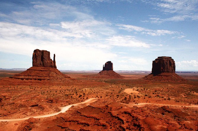 Tour Monument Valley With a Navajo Guide (3sngt 1.5hr) - Tour Overview