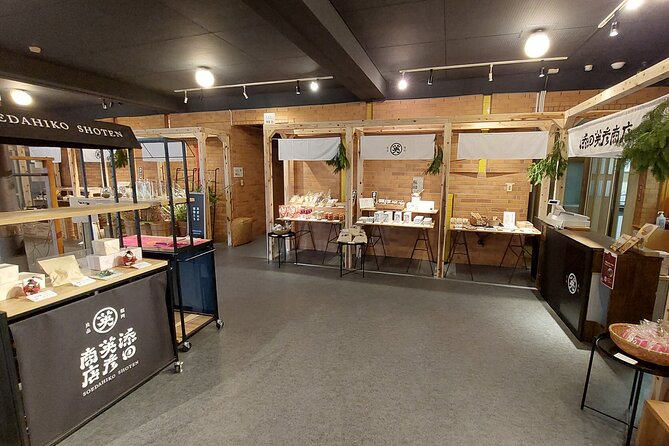 YokaBus Hikosan Jingu and Showa Era Market Tour