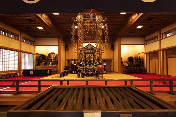 Zojo-ji Temple Walking Tour in Tokyo