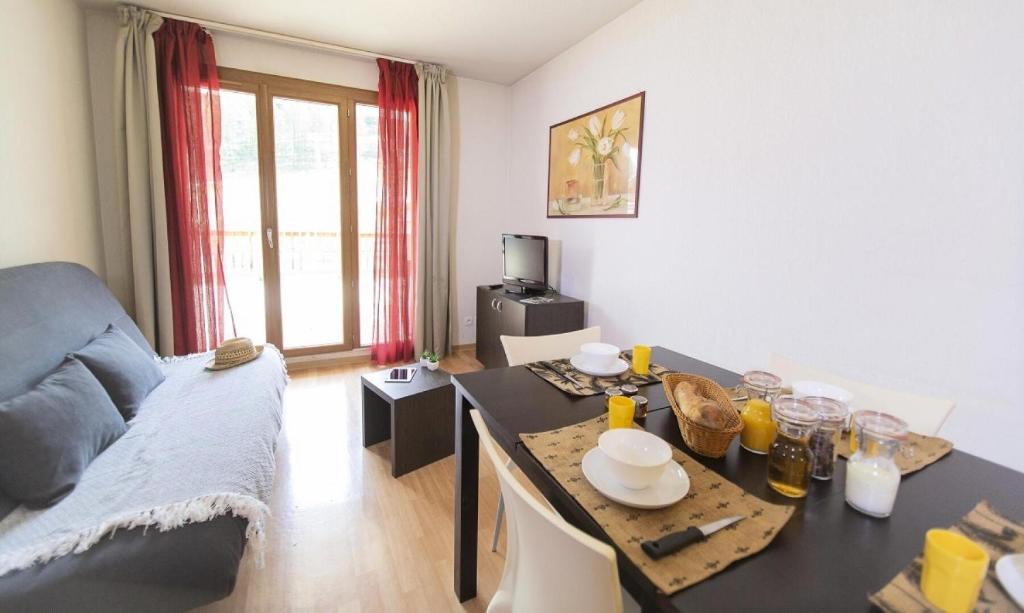 2-Room Apartment for 4 People With Ski Slope View MAE-0991 - Good To Know