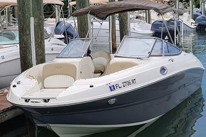 24 Ft Miami Bay: Private Boat, Gas Included , 8 People, Captained - Good To Know