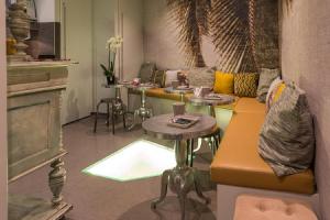 7Art Hotel - Amenities and Facilities