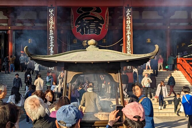 8-Hour Private Tour of Traditional Tokyo in Spanish - Meeting and Pickup