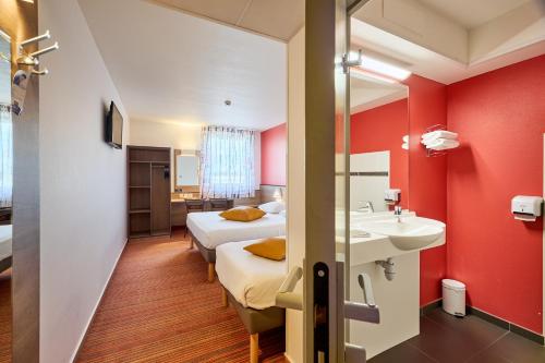 Ace Hotel Caen North Memorial - Accommodations and Amenities