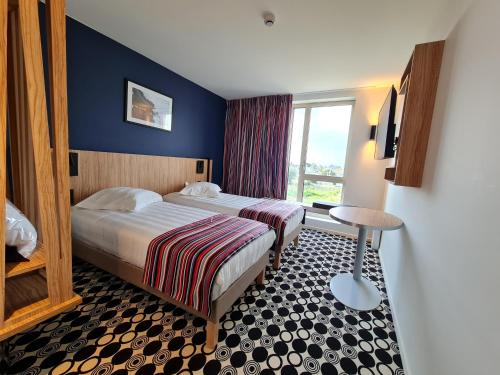 Akena Nantes Rezé Airport - Amenities and Services