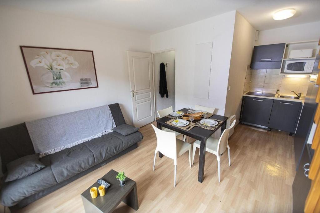 Apartment Duplex 3 Rooms 6 People MAE-1021 - Amenities and Nearby Activities