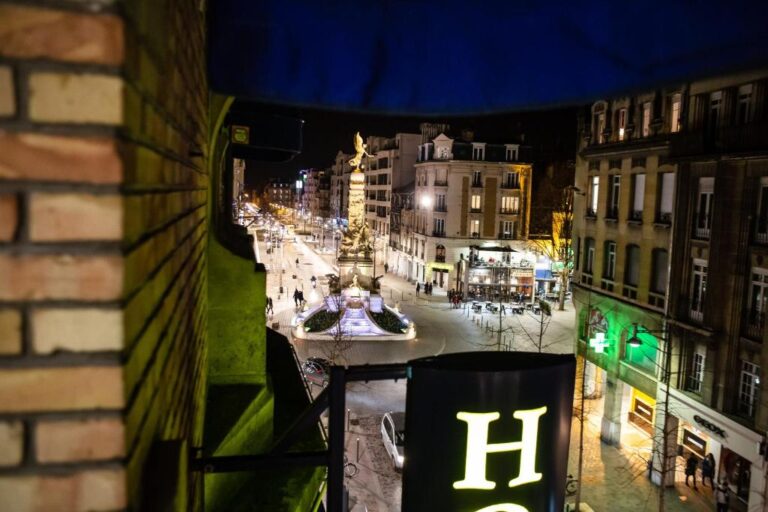 Arcades Hotel Review