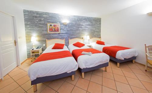 Ariane Hotel - Guest Experience and Feedback