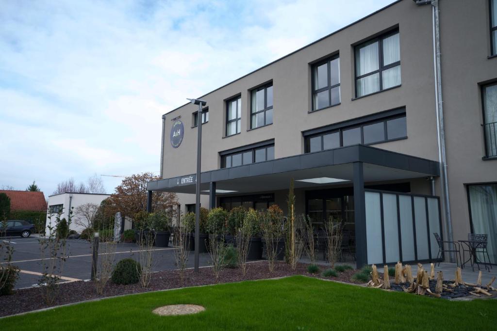 Arrow Hotel - Guest Reviews and Ratings