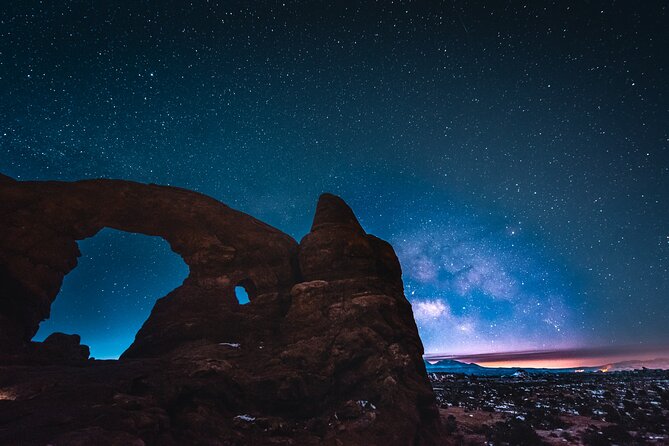 Astro-Photo, Hiking and Stargazing Tour in Arches National Park - Meeting Point and Duration