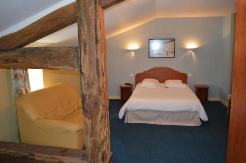 Auberge De Marville - Location and Accessibility
