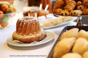 Aux Deux Clefs Hostellerie Groff - Guest Experience and Amenities