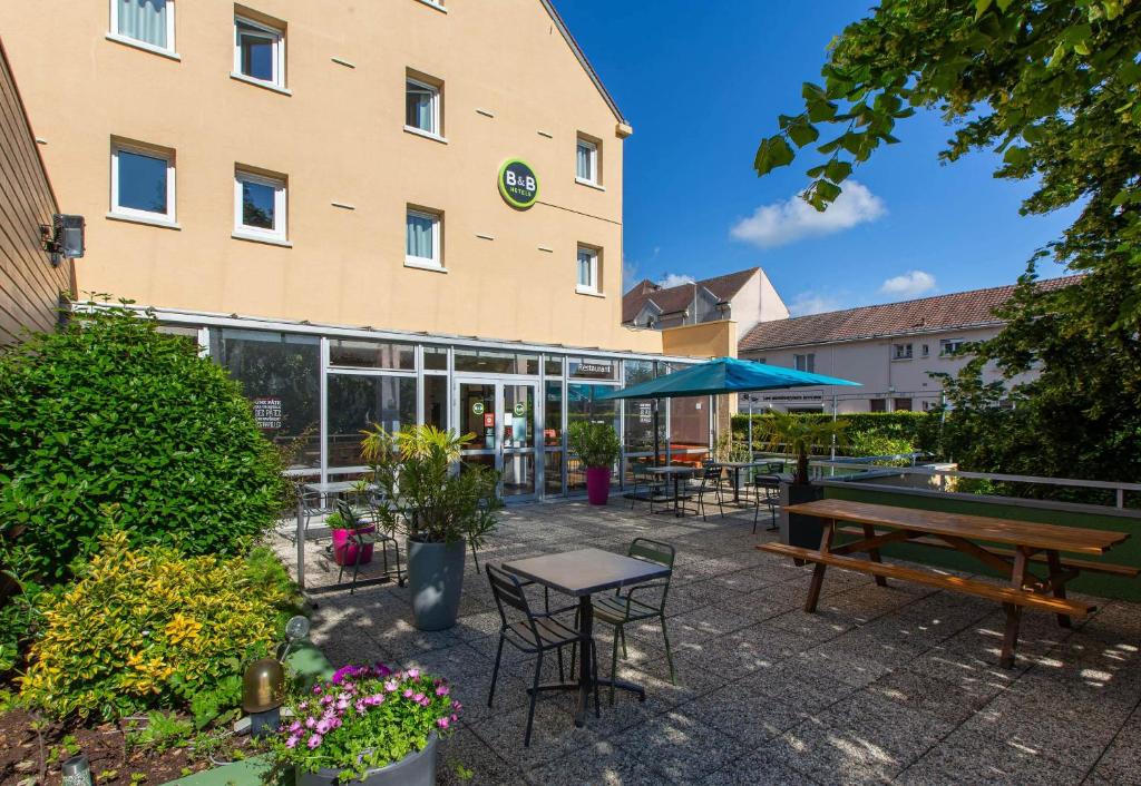 B&B HOTEL Chartres Centre Cathedral 3 Stars - Guest Experience and Amenities