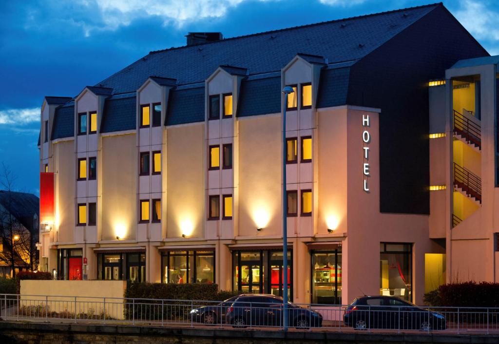 B&B HOTEL Le Mans Centre Cathedral - Accommodations and Amenities