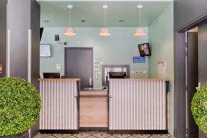 B&B HOTEL Marseille Centre La Joliette - Room Options and Features