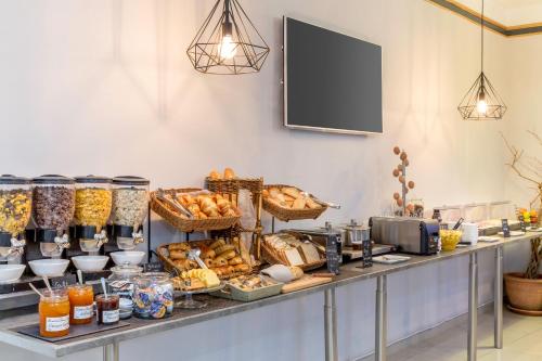Best Western Hotel Saint Claude - Prime Location in Péronne