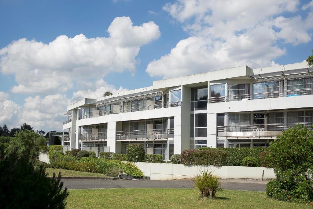 Best Western Hotel Sourcéo - Accommodations and Amenities