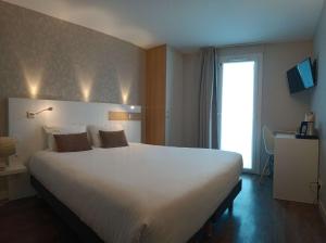 Brit Hotel Les Alizes - Amenities and Services