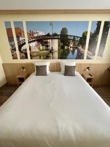 Brit Hotel Montargis - Dining Options and Services