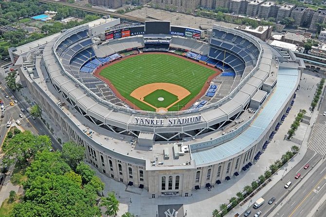 Brooklyn, Queens, and the Bronx Contrasts Tour in Spanish - Tour Logistics