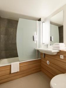 Campanile Le Mans - Arnage - Amenities and Services