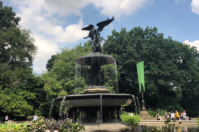 Central Park and Upper East Side Walking Tour - Discovering the Upper East Side