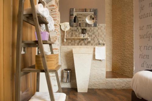 Charm and Character The Turenne - Luxurious Accommodation Options