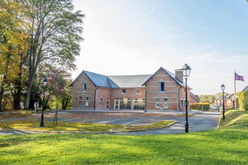 Château De La Marlière Hotel - Amenities and Services