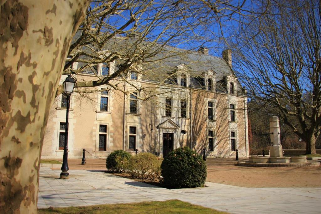 Chateau of the Menaudière - Guest Experience and Feedback