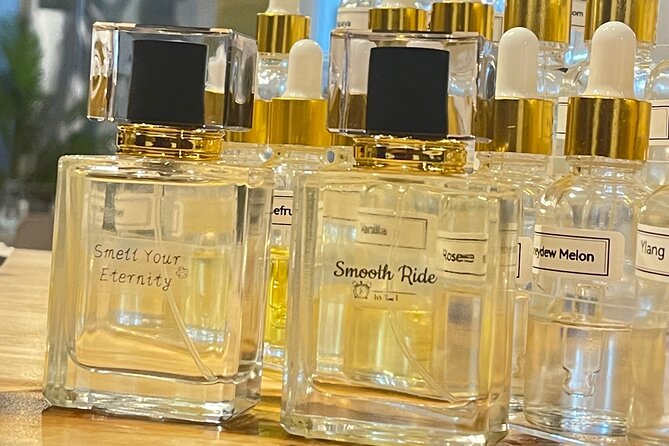 Chicago Perfume Making Classes on Magnificent Mile - Tools and Fragrance Selection