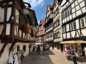 ClapClap Hotel, Food & Bar - Amenities