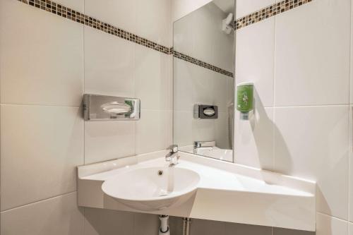 Comfort Hotel Clermont Saint Jacques - Ideal Location for Exploration