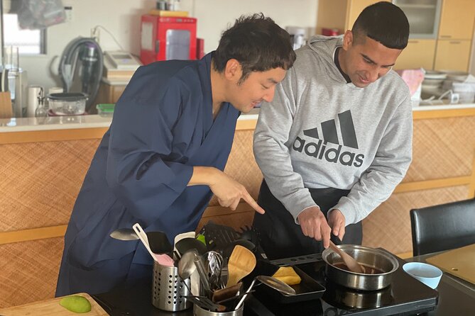 Cook and Roll The Sushi Like a Samurai in Osaka - Mastering the Art of Maki Sushi