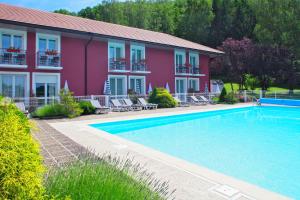 Domaine Du Revermont - Logis Hotel - Location and Accessibility