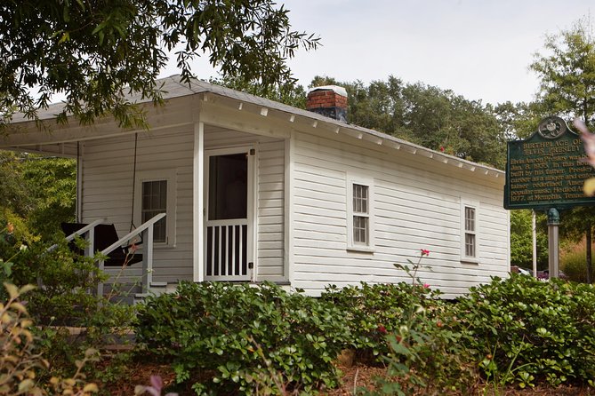 Elvis Presleys Childhood Home Sightseeing Daytrip From Memphis - Tour Details