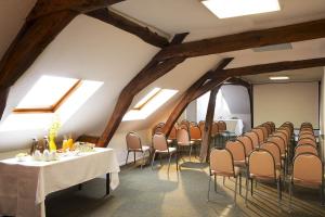 Escale Oceania Orléans - Amenities and Services