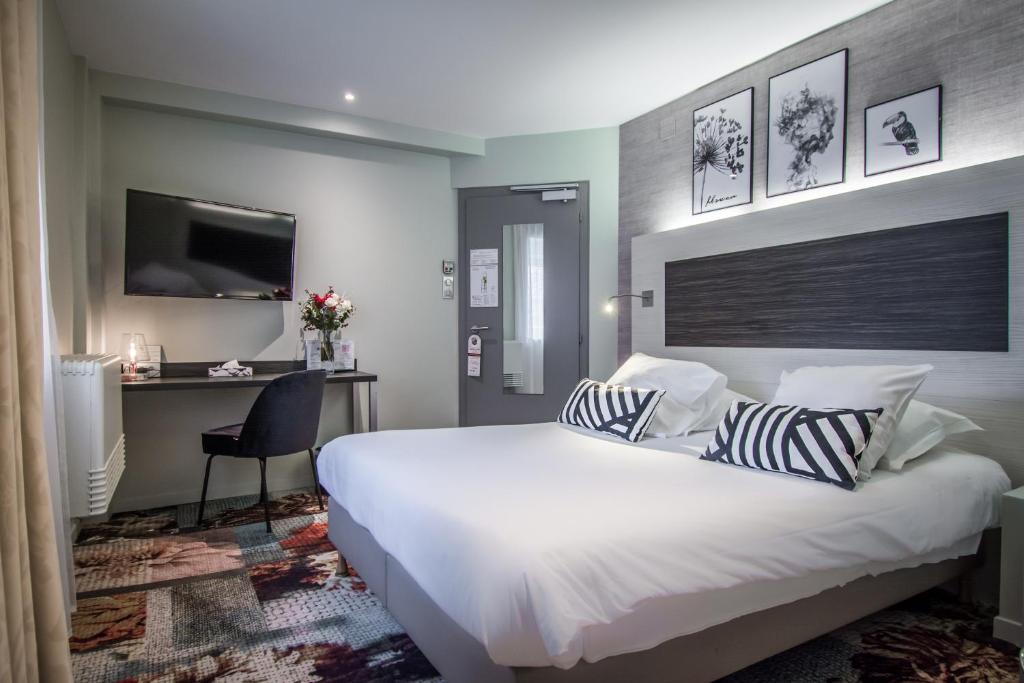 Franciscan Convent Hotel City Center - Room Features and Amenities