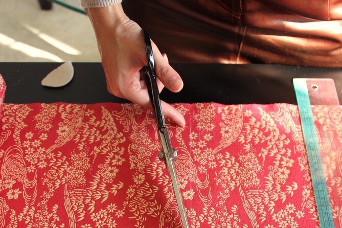 Furoshiki Workshop With Kimono Fabric - Exploring the Furoshiki Workshop