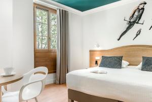 Grand Hôtel De La Gare Toulon - Boutique Hotel - Exceptional Location and Nearby Attractions