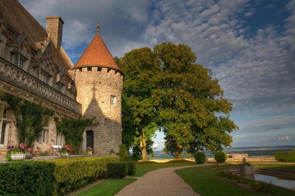 Hattonchatel Château & Restaurant The Castle Table - Accommodations and Amenities