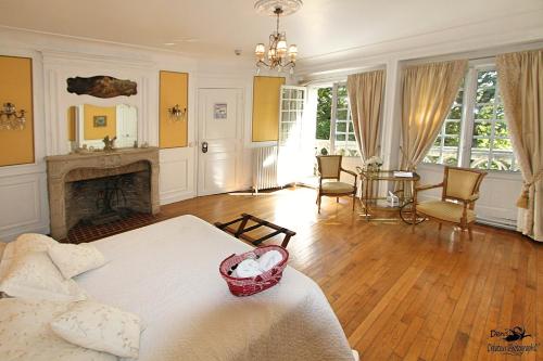 Hattonchatel Château & Restaurant The Castle Table - Accommodations and Amenities