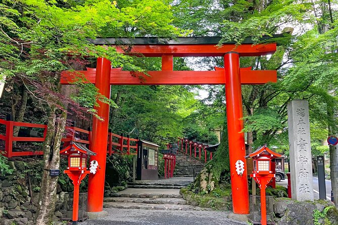 Hiking Tour for Sacred Sites in Kyoto With a Guide - Meeting and Pickup