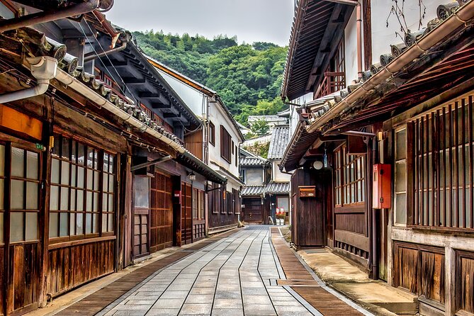 Hiroshima Luxurious Private Tour With English Guide - Exploring the Hiroshima Castle