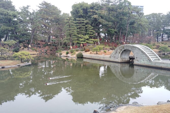 Hiroshima Shukkei-En Garden With Local Guide 90MIN - Your Guided Tour Experience