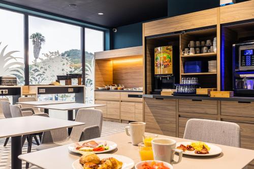 Holiday Inn Express Ajaccio by IHG - Room Features and Amenities