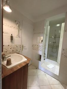 Hostellerie Du Lys - Location and Accessibility